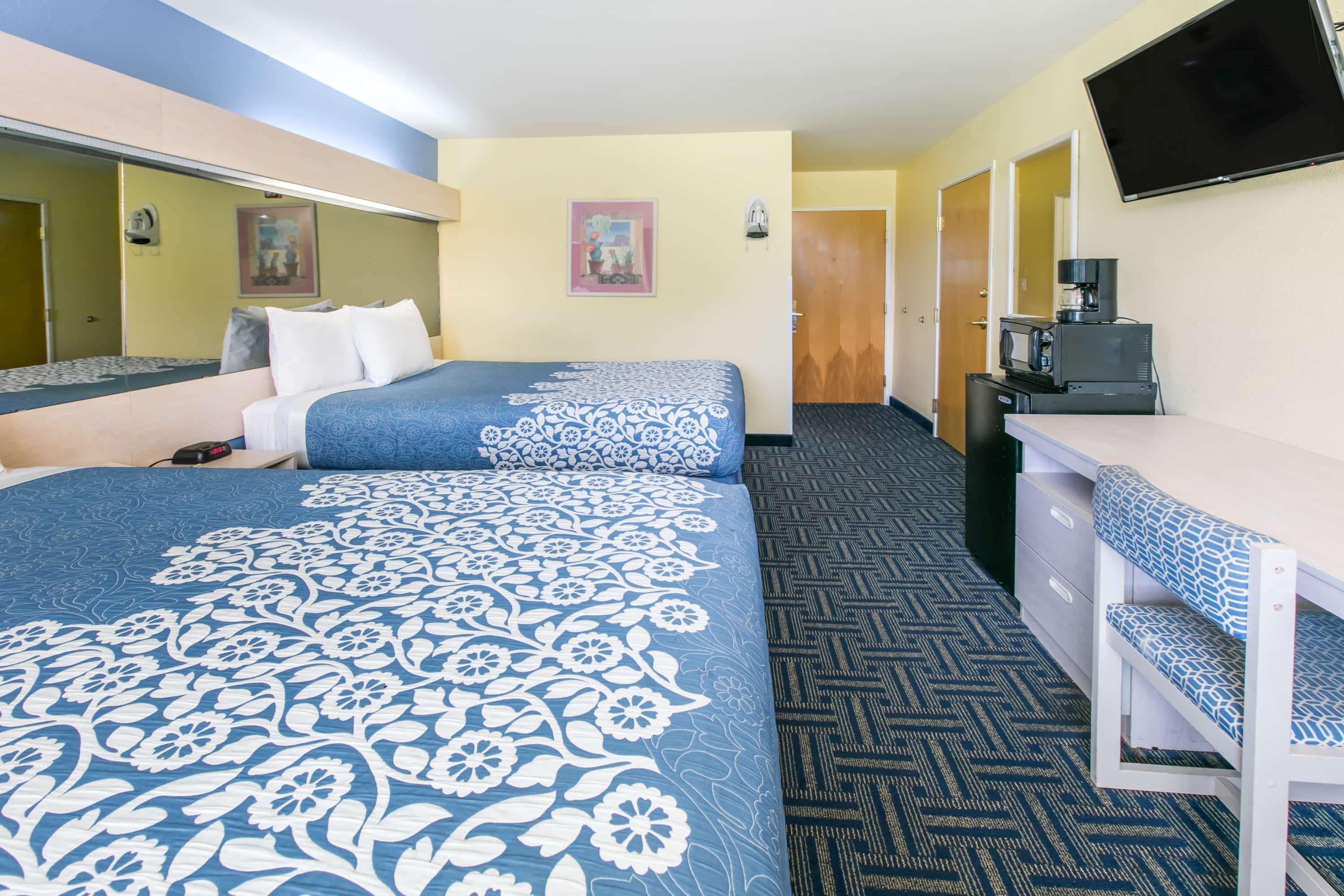 Days Inn Pryor Creek Exterior photo