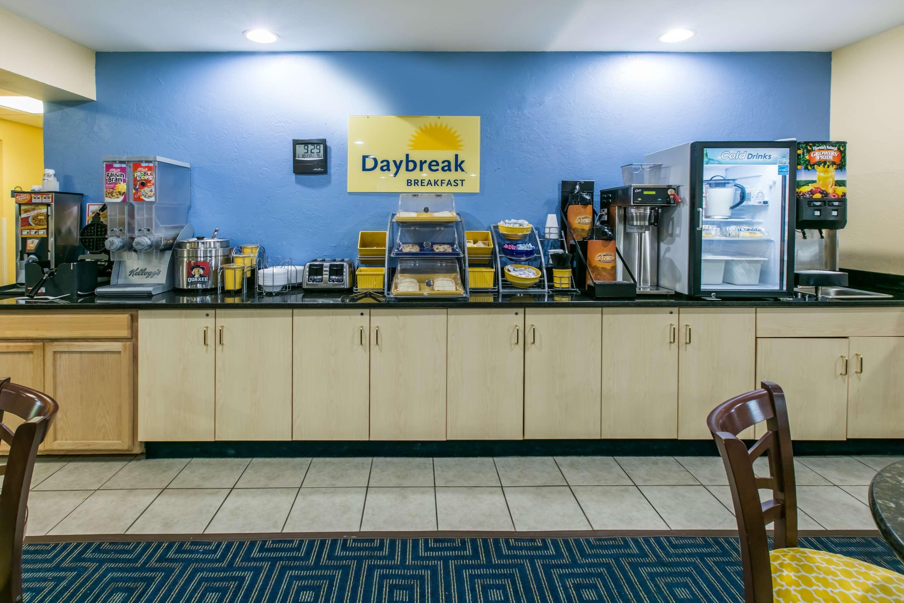 Days Inn Pryor Creek Exterior photo