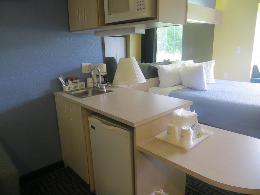 Days Inn Pryor Creek Exterior photo