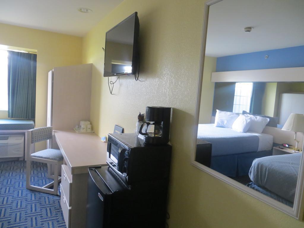 Days Inn Pryor Creek Exterior photo